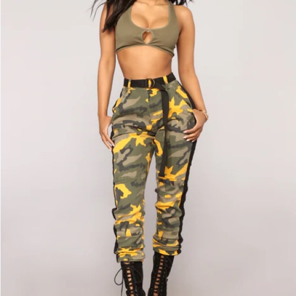 FASHIONNOVA ORANGE CAMOUFLAGE CARGO PANTS SIZE 25” FOR WOMAN